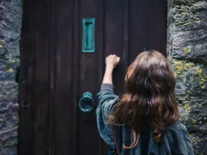 Knock knock. Who's there? Spell. Spell who?