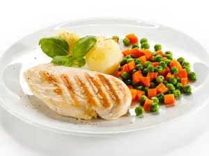 What bird's favorite meal is chicken and vegetables?