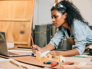 What classic novel does everyone read in woodshop class?