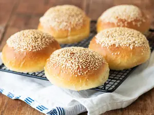 What did the bun do when its plans suddenly changed?