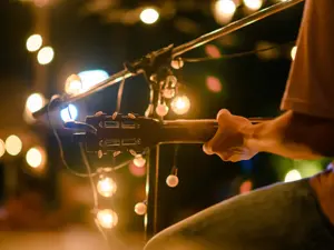 What did the man say when he accidentally bumped into the famous country singer?