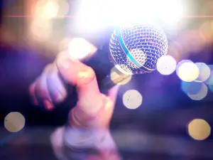 What did the ocean sing at karaoke?