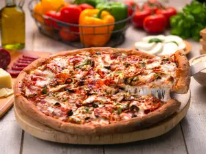 What did the pizza say to the gorgeous topping?