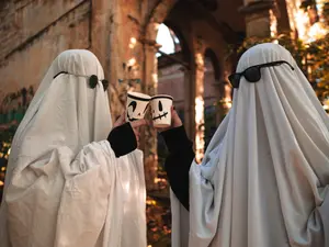What do ghosts drink on Halloween?