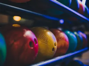 What do you call a cat who loves bowling?