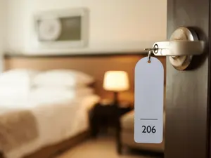 What do you call a hotel with really bad customer service?