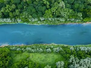 What do you call a river that thinks it's an ocean?