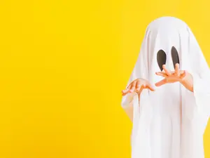 What does the ghost say when she greets her boyfriend?