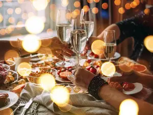 What kind of friends should you take to dinner?