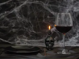 What kind of restaurant do ghosts prefer? 