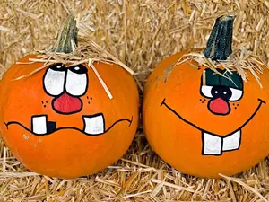 What's a pumpkin's favorite game?