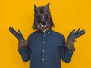 What's a werewolf's favorite beer?