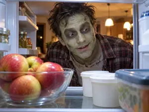 What's a zombie's favorite snack?