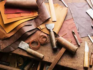 What's made of leather and sounds like a sneeze?