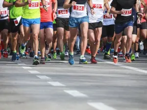 Why did Justin Turner sign up for the marathon near where he grew up?
