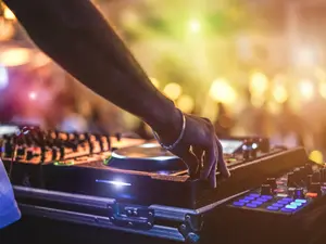 Why did the DJ have to break up with his XM™️ radio?
